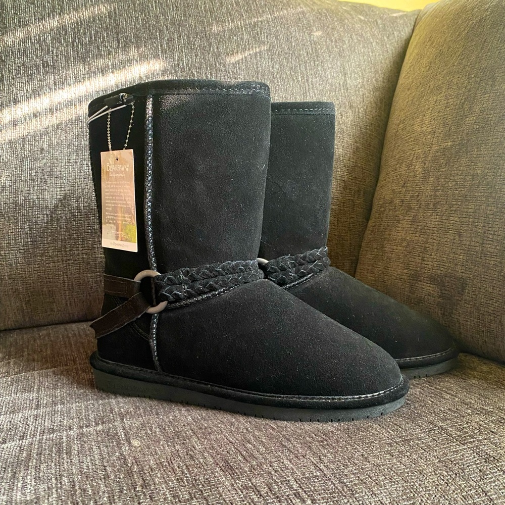 Bearpaw - women's Adele belted boots (black) - sz 8W